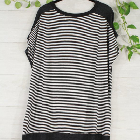 SOLD OUT!! 🥰Wonderblossom  sleeveless box knit  top - Picture 2 of 2